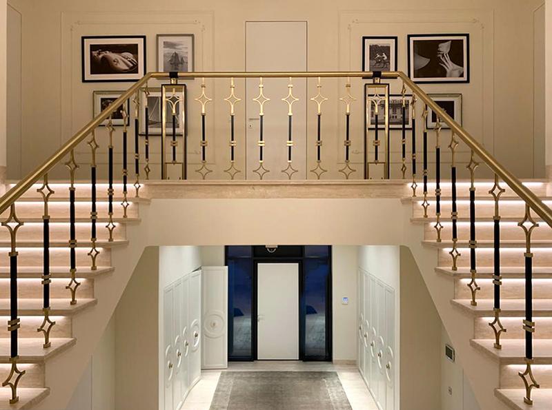 Поручни, перила, ограждения