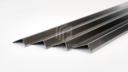 Профиль для защиты ступеней PW-1