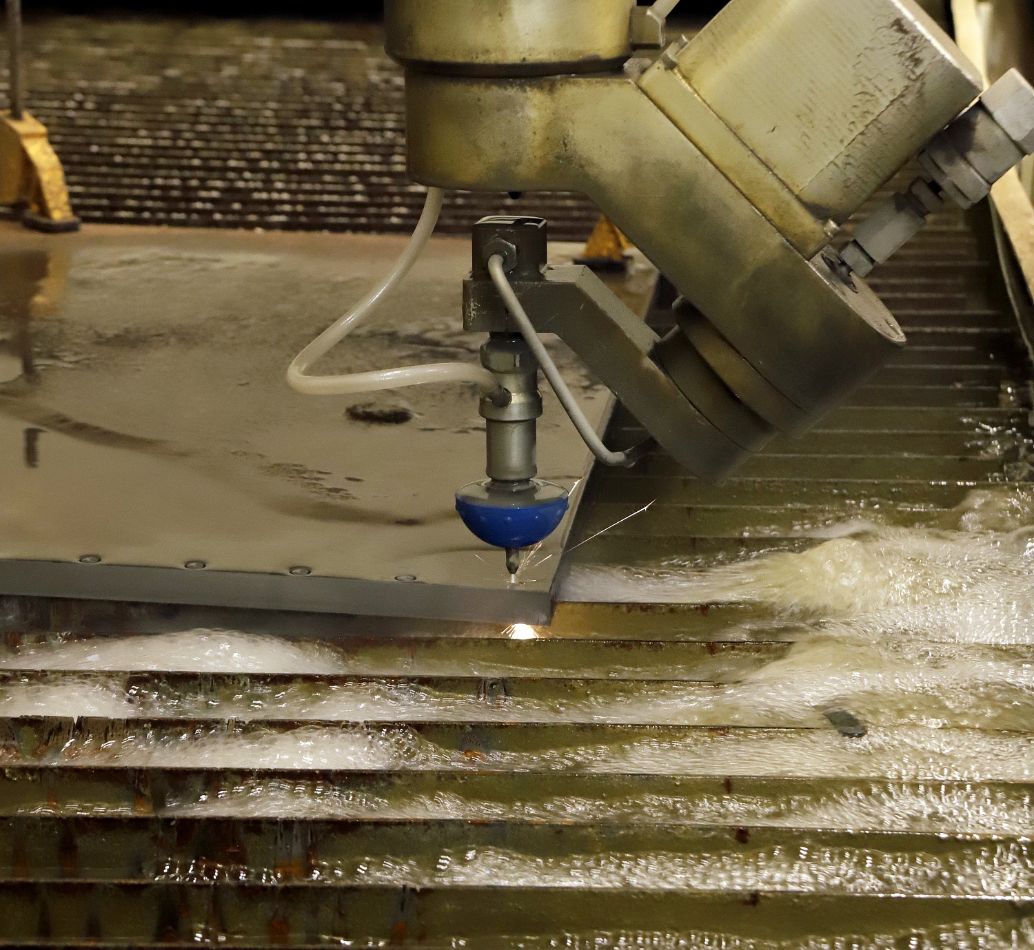 Гидроабразивная резка