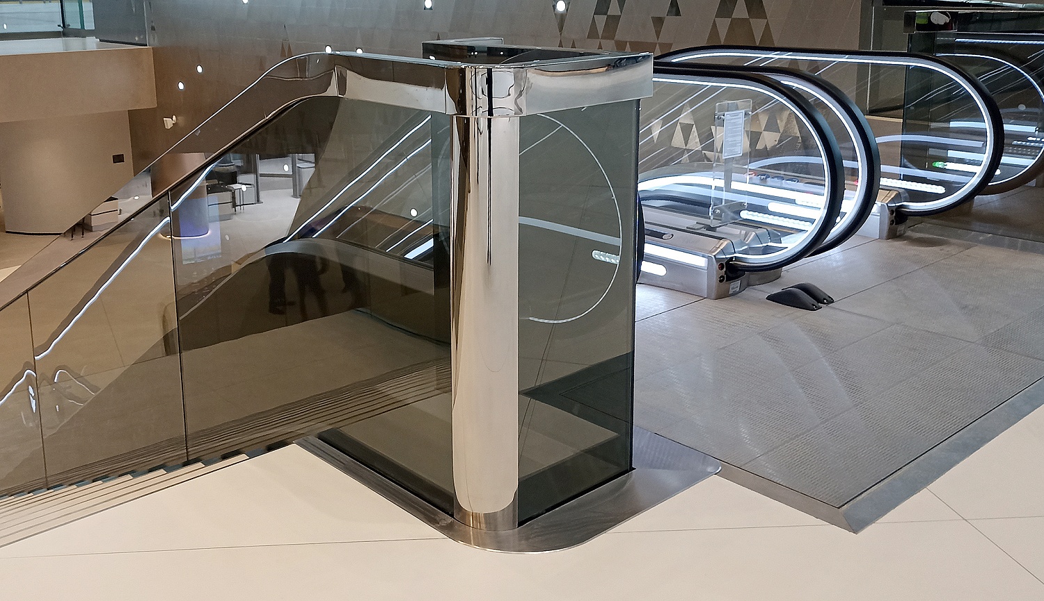 Поручни, перила, ограждения