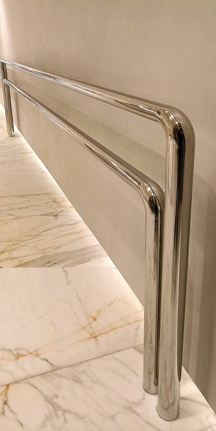 Поручни, перила, ограждения