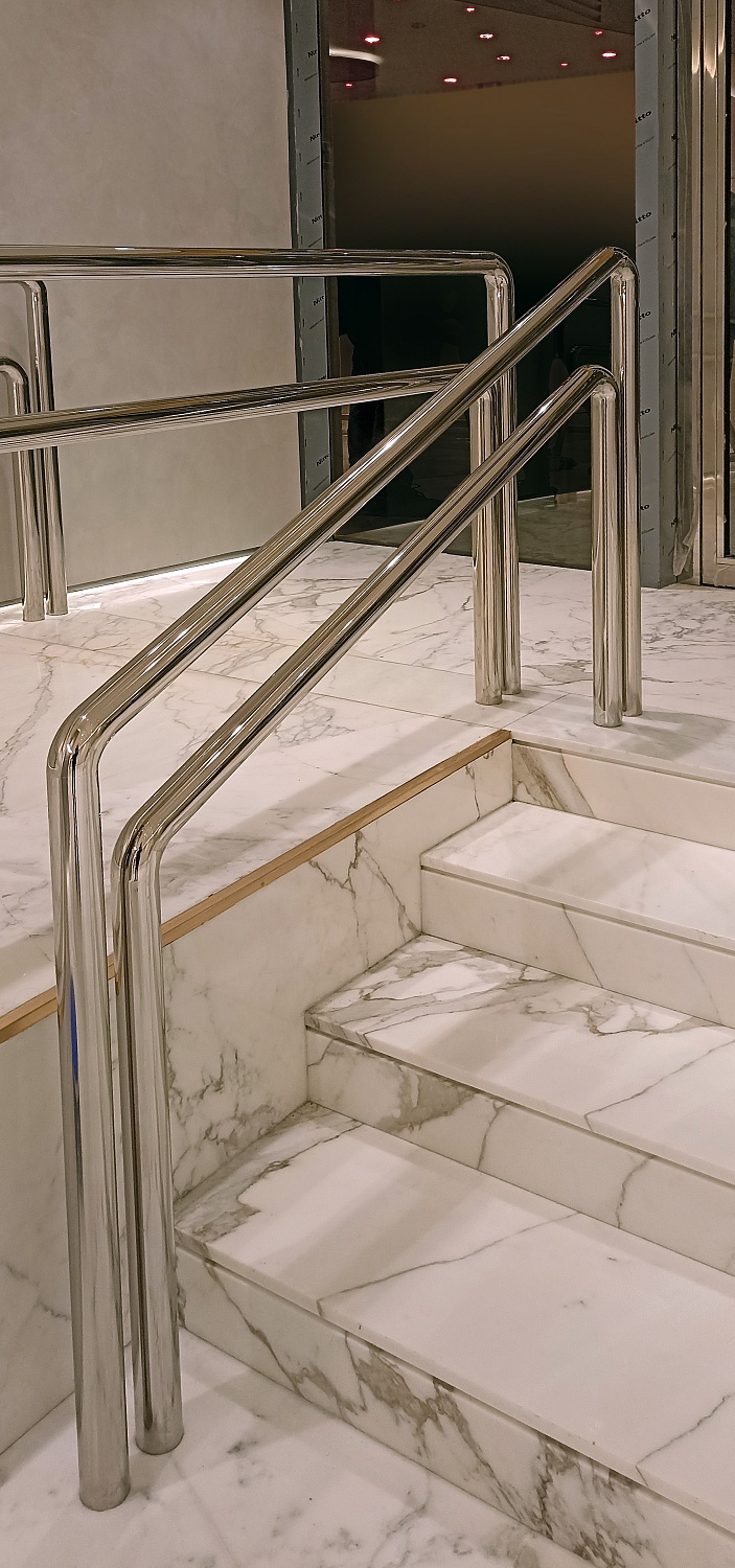 Поручни, перила, ограждения