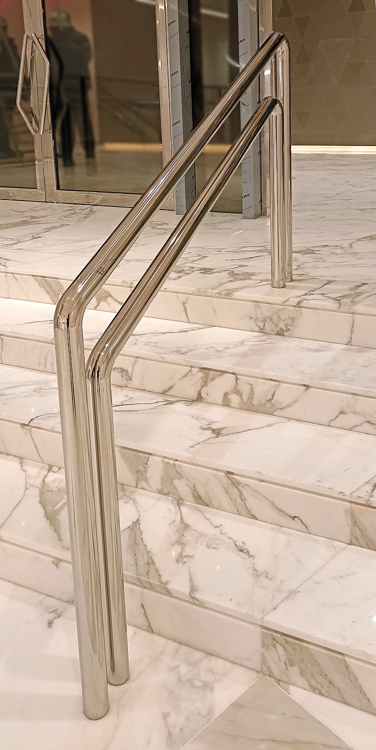 Поручни, перила, ограждения