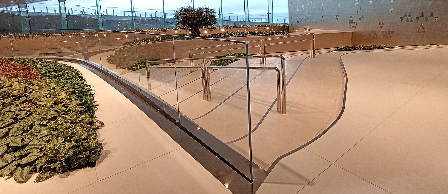 Поручни, перила, ограждения